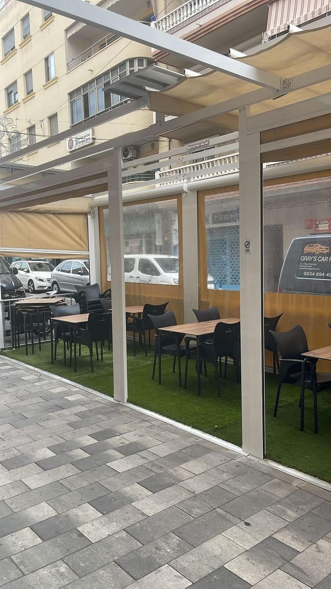 Comercial para venda em Torrevieja - 789 000 € (Ref: 9570623)