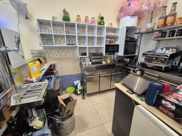 Comercial para venda em Torrevieja - 789 000 € (Ref: 9570623)