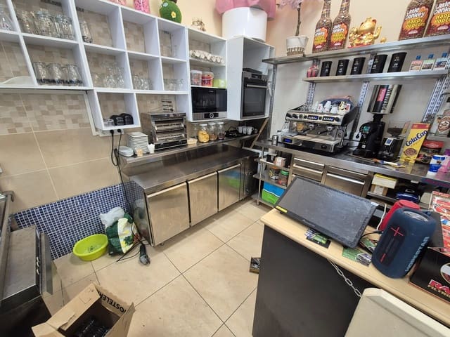 Comercial para venda em Torrevieja - 789 000 € (Ref: 9570623)