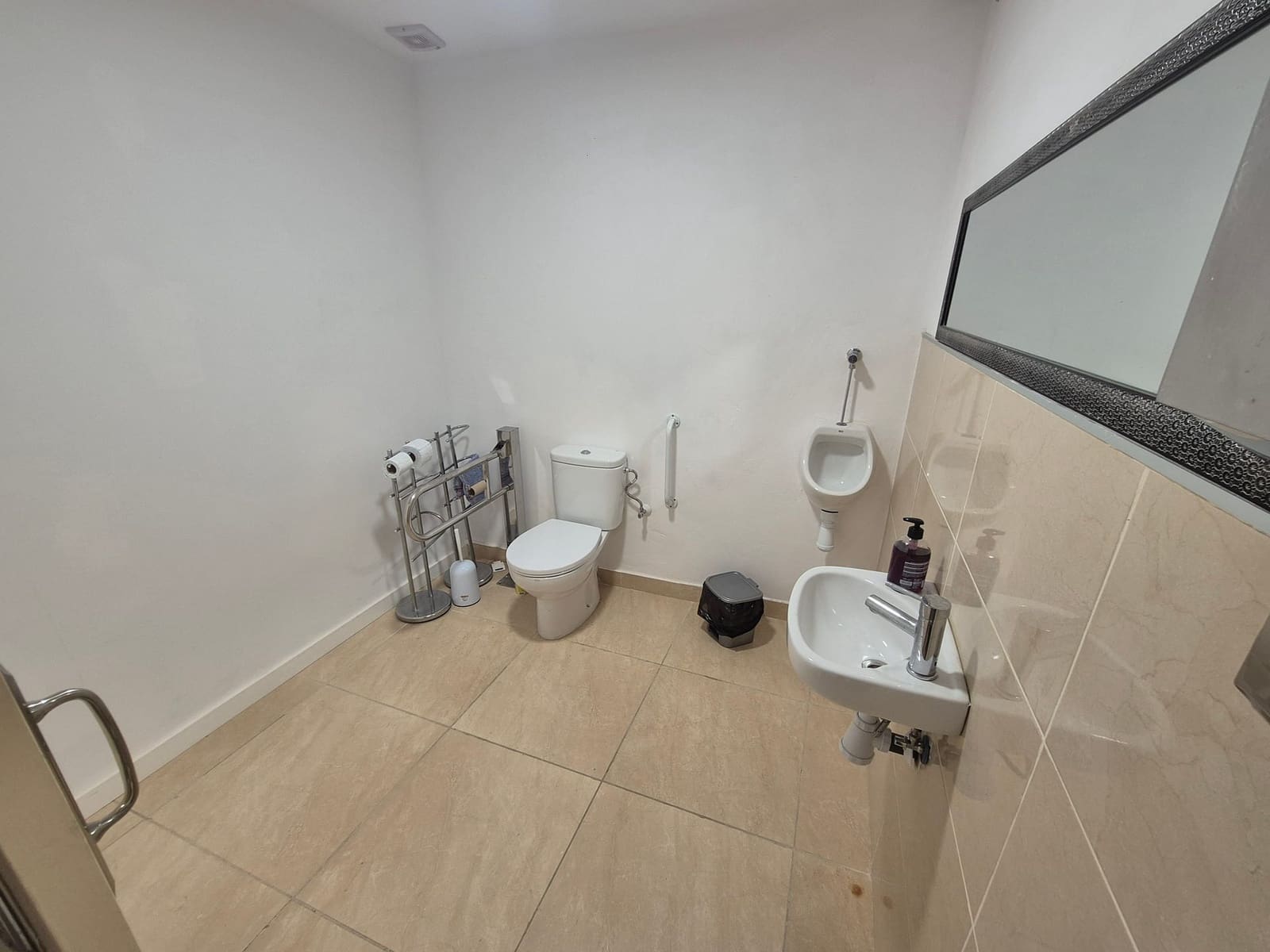 Comercial para venda em Torrevieja - 789 000 € (Ref: 9570623)