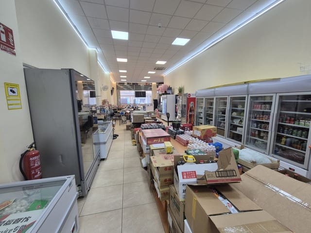 Commercial for sale in Torrevieja - € 789,000 (Ref: 9570623)