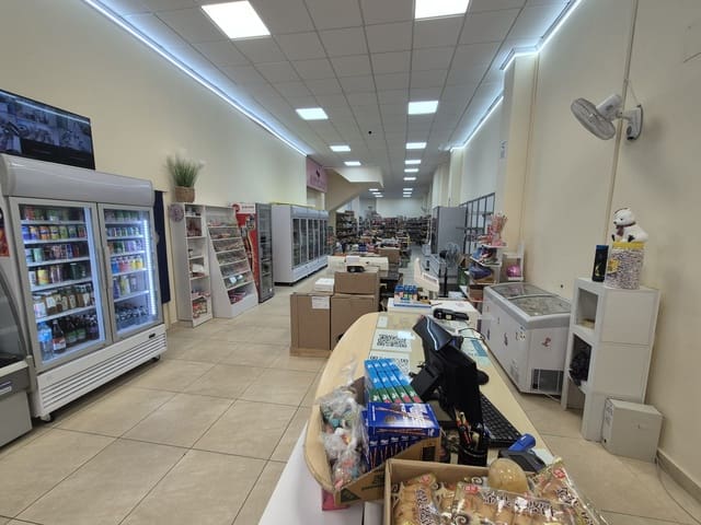 Commercial for sale in Torrevieja - € 789,000 (Ref: 9570623)