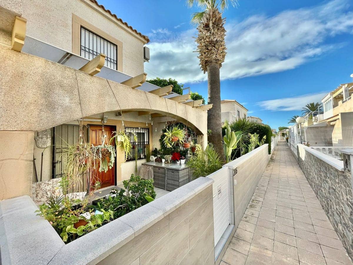 3 bedroom Townhouse for sale in Playa Flamenca - € 238,000 (Ref: 9631451)