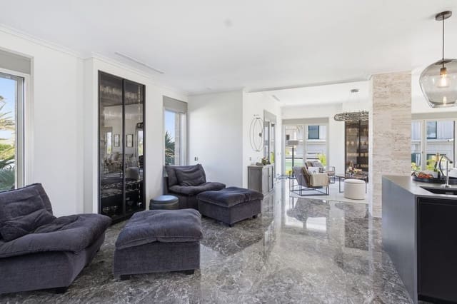 6 quarto Moradia para venda em La Zenia, Orihuela com piscina garagem - 2 950 000 € (Ref: 9772680)