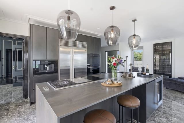 6 quarto Moradia para venda em La Zenia, Orihuela com piscina garagem - 2 950 000 € (Ref: 9772680)