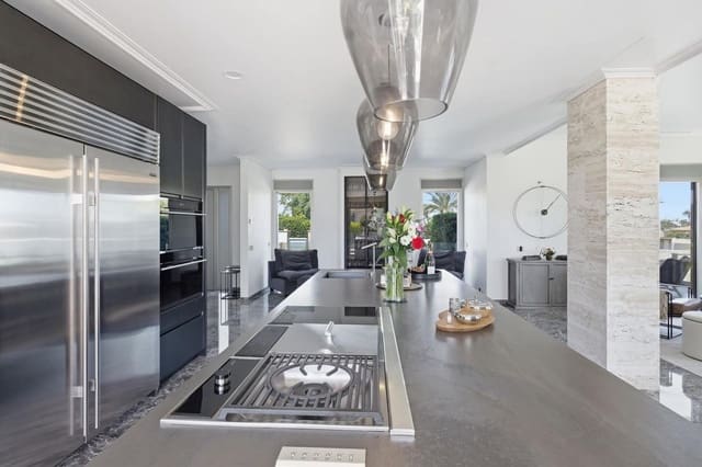 6 quarto Moradia para venda em La Zenia, Orihuela com piscina garagem - 2 950 000 € (Ref: 9772680)