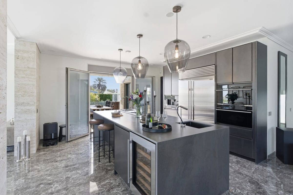 6 quarto Moradia para venda em La Zenia com piscina garagem - 2 950 000 € (Ref: 9772680)