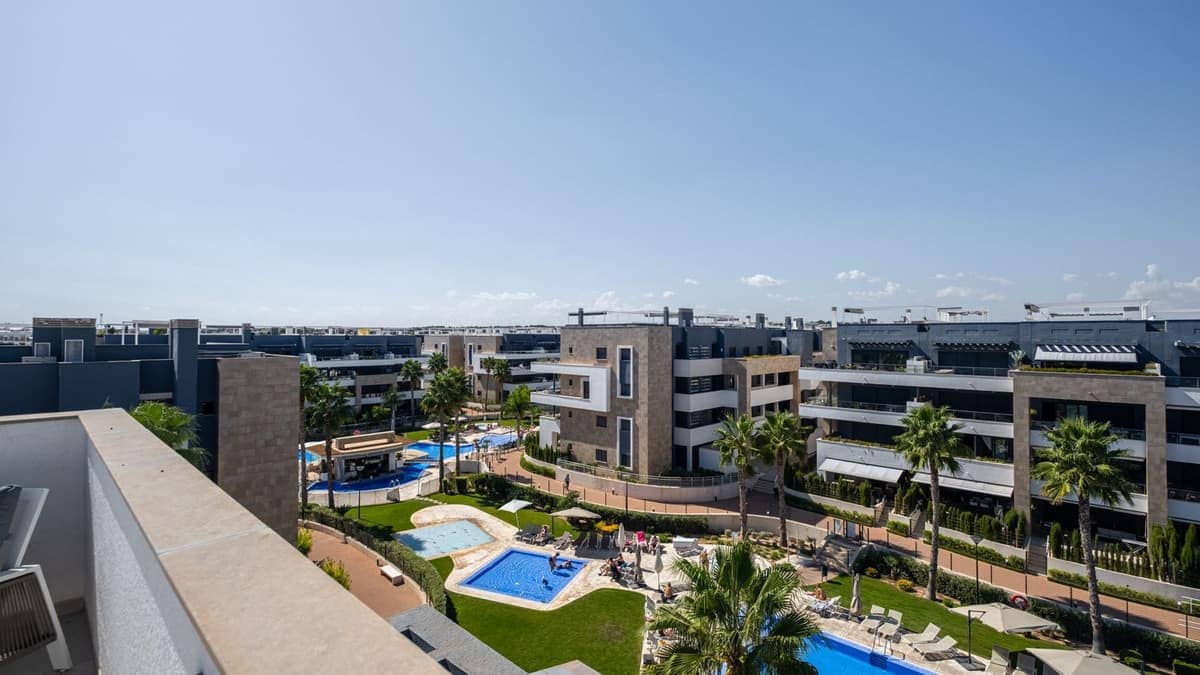 2 chambre Penthouse à vendre à Playa Flamenca avec piscine garage - 449 000 € (Ref: 9772683)