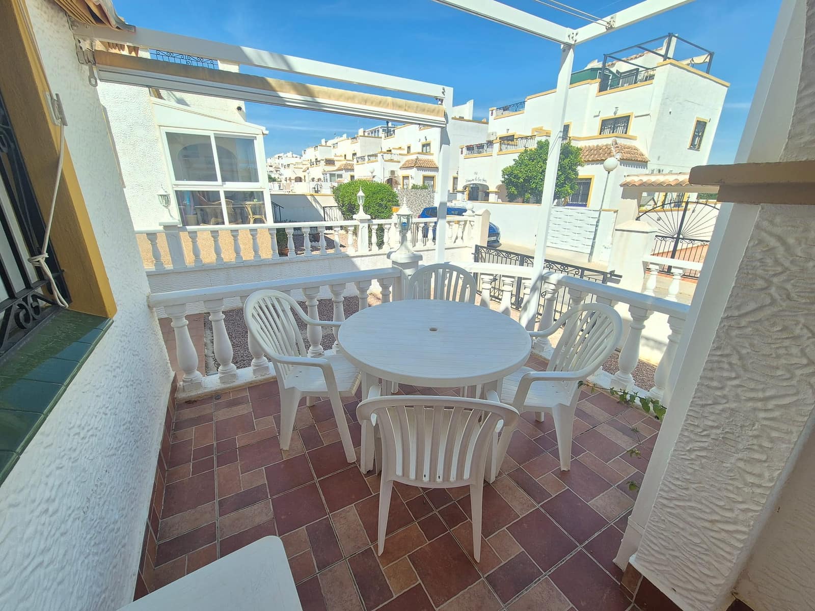 3 slaapkamer Halfvrijstaande villa te koop in Los Altos met zwembad - € 189.950 (Ref: 9782998)