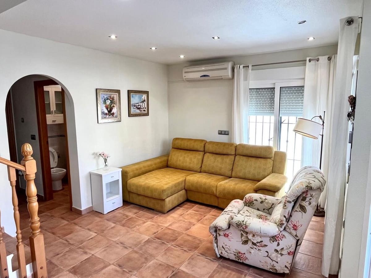 Casa de 4 habitaciones en Torre de la Horadada en venta con garaje - 450.000 € (Ref: 9826159)