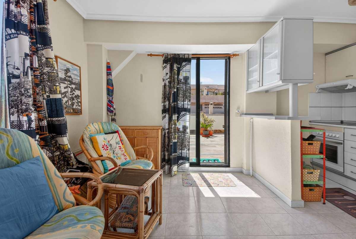 1 bedroom Apartment for sale in Punta Prima with pool - € 145,000 (Ref: 9867464)