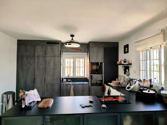 Chalet de 3 habitaciones en Torremendo, Orihuela en venta con garaje - 485.000 € (Ref: 9879731)