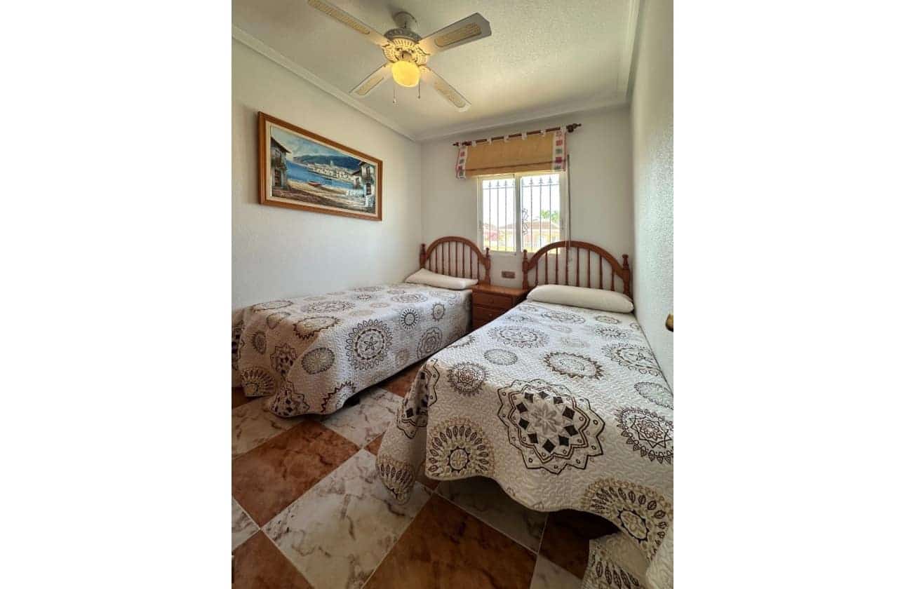 2 quarto Moradia Geminada para venda em Cabo Roig com piscina - 239 000 € (Ref: 9895159)