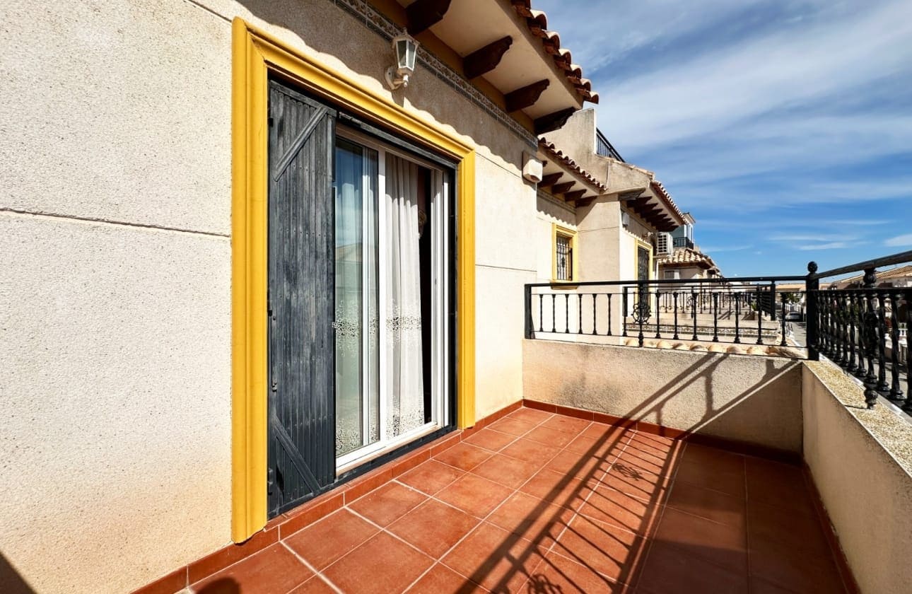 2 quarto Moradia Geminada para venda em Cabo Roig com piscina - 239 000 € (Ref: 9895159)