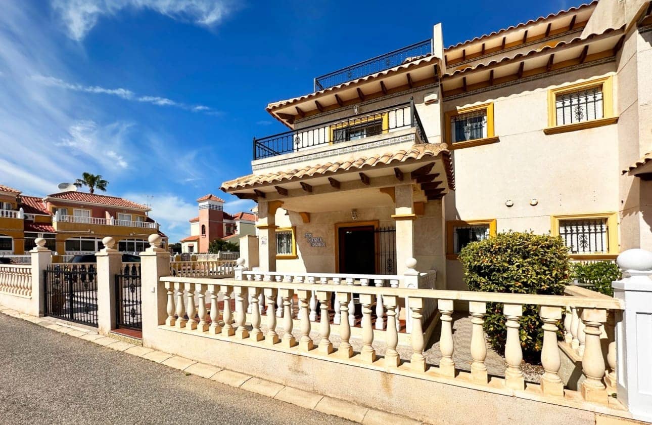 2 quarto Moradia Geminada para venda em Cabo Roig com piscina - 239 000 € (Ref: 9895159)