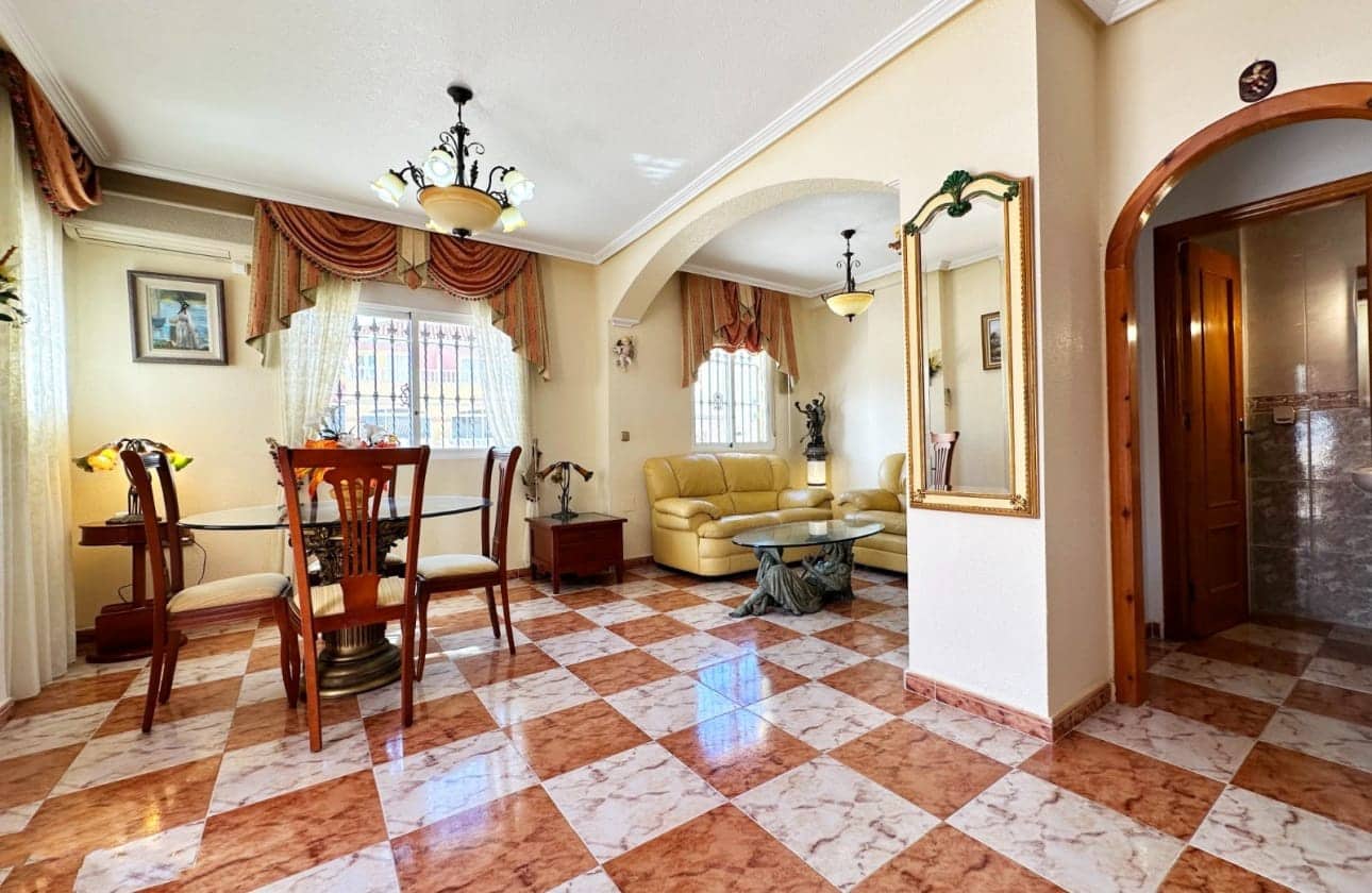 2 quarto Moradia Geminada para venda em Cabo Roig com piscina - 239 000 € (Ref: 9895159)