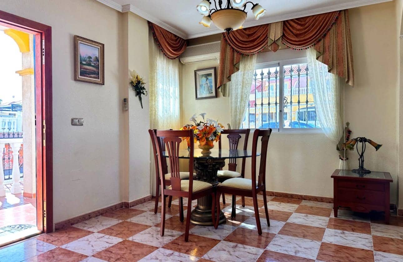 2 quarto Moradia Geminada para venda em Cabo Roig com piscina - 239 000 € (Ref: 9895159)