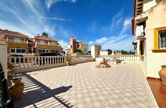 2 soverom Kjedet enebolig til salgs i Cabo Roig, Orihuela med svømmebasseng - € 239 000 (Ref: 9895159)
