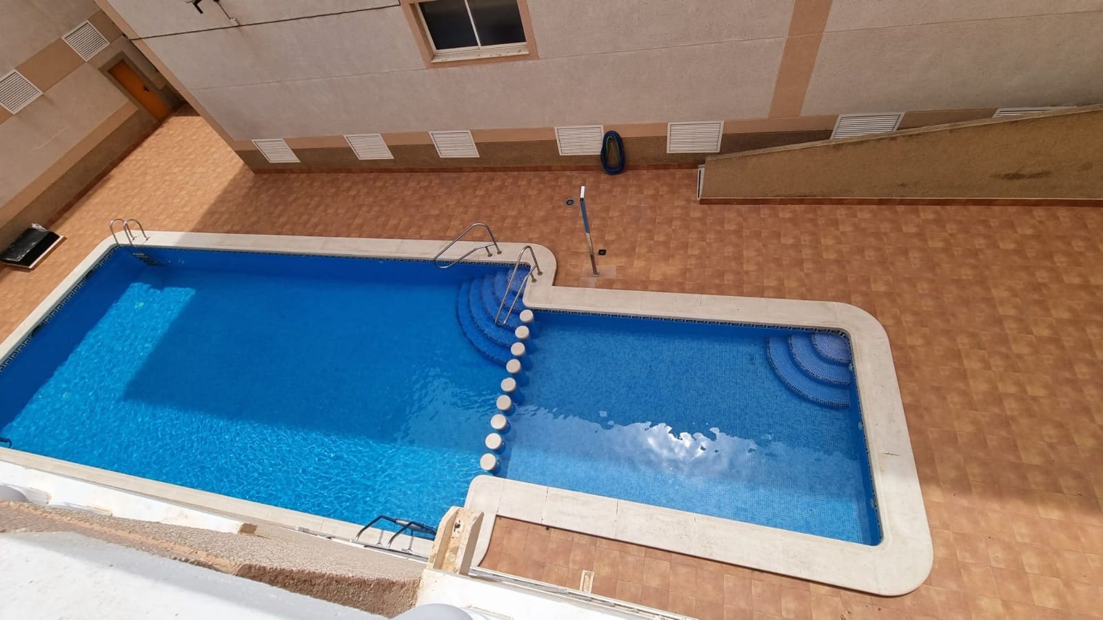 1 bedroom Apartment for sale in Torrevieja with pool - € 108,000 (Ref: 9895160)