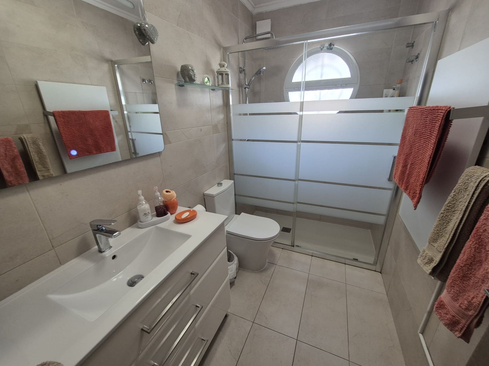3 makuuhuone Paritalo myytävänä paikassa Orihuela Costa mukana uima-altaan - 235 000 € (Ref: 9954673)