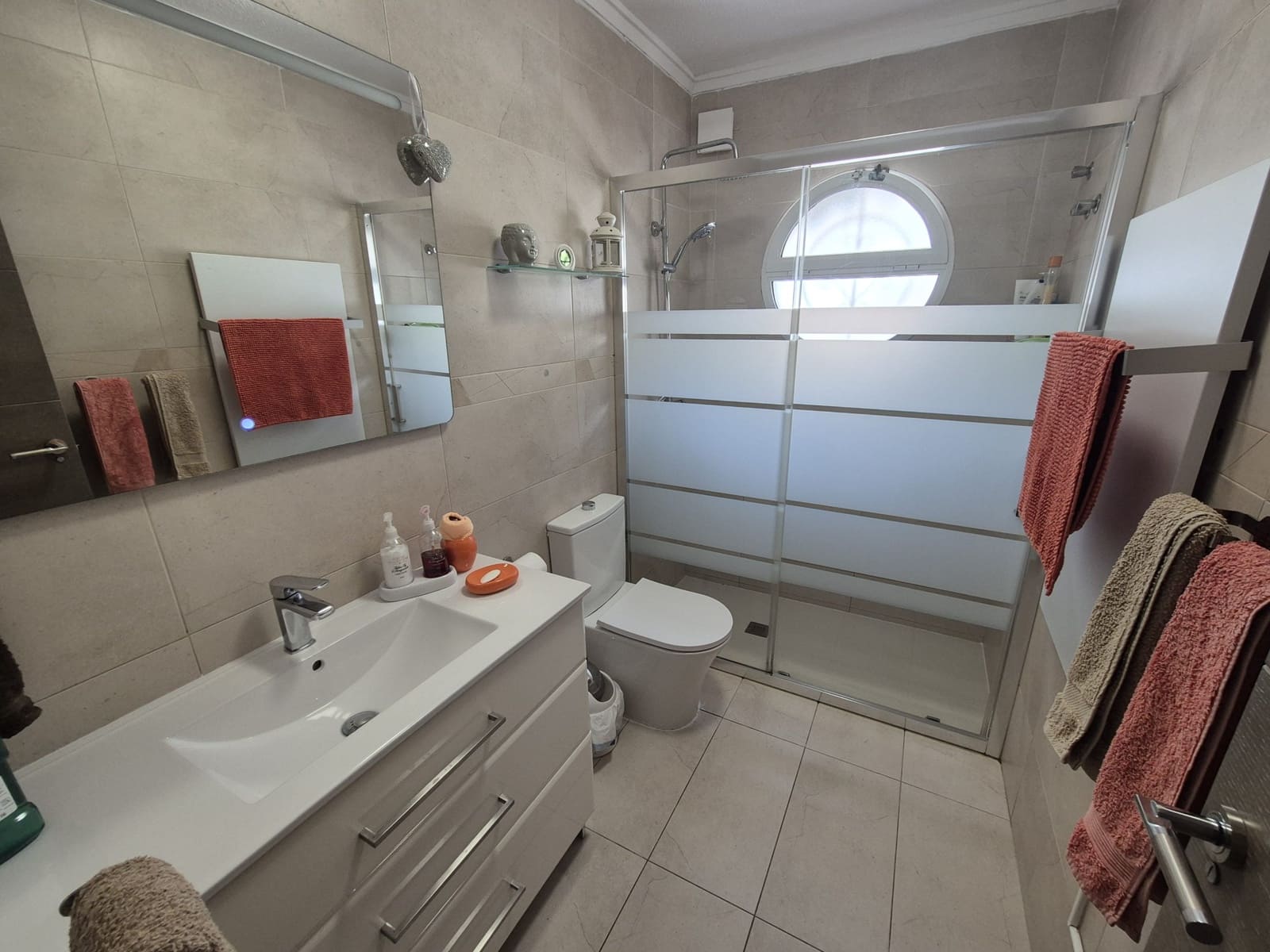 3 makuuhuone Paritalo myytävänä paikassa Orihuela Costa mukana uima-altaan - 235 000 € (Ref: 9954673)