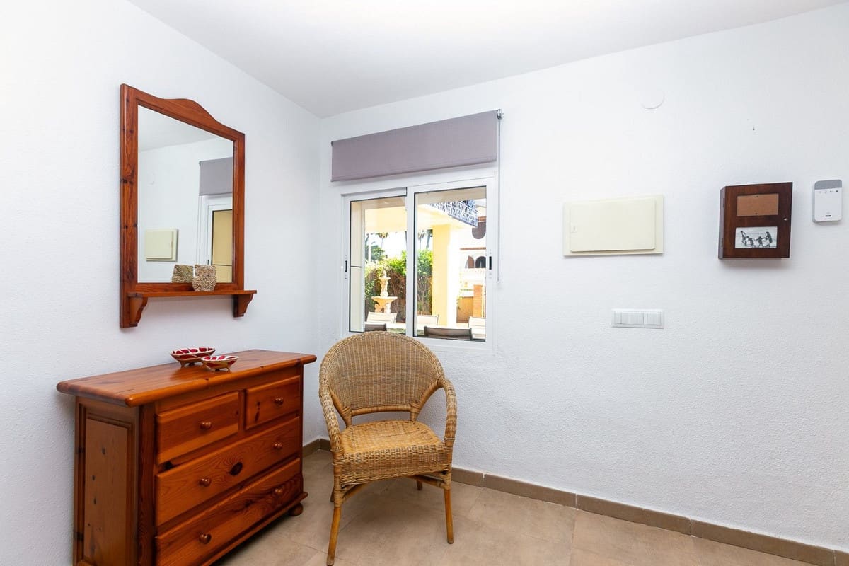 5 quarto Moradia para venda em Orihuela Costa com piscina garagem - 1 295 000 € (Ref: 9971500)