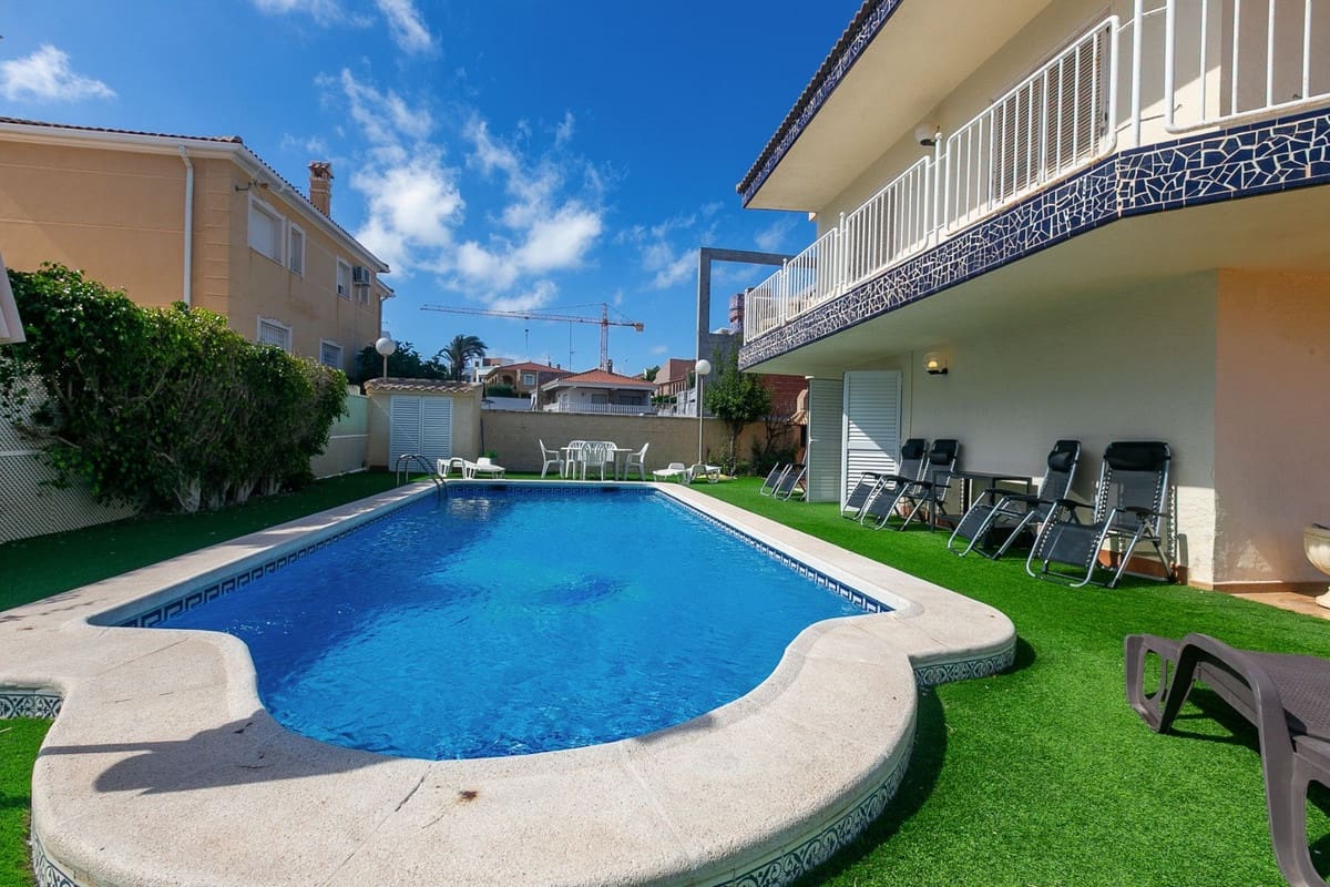 5 quarto Moradia para venda em Orihuela Costa com piscina garagem - 1 295 000 € (Ref: 9971500)