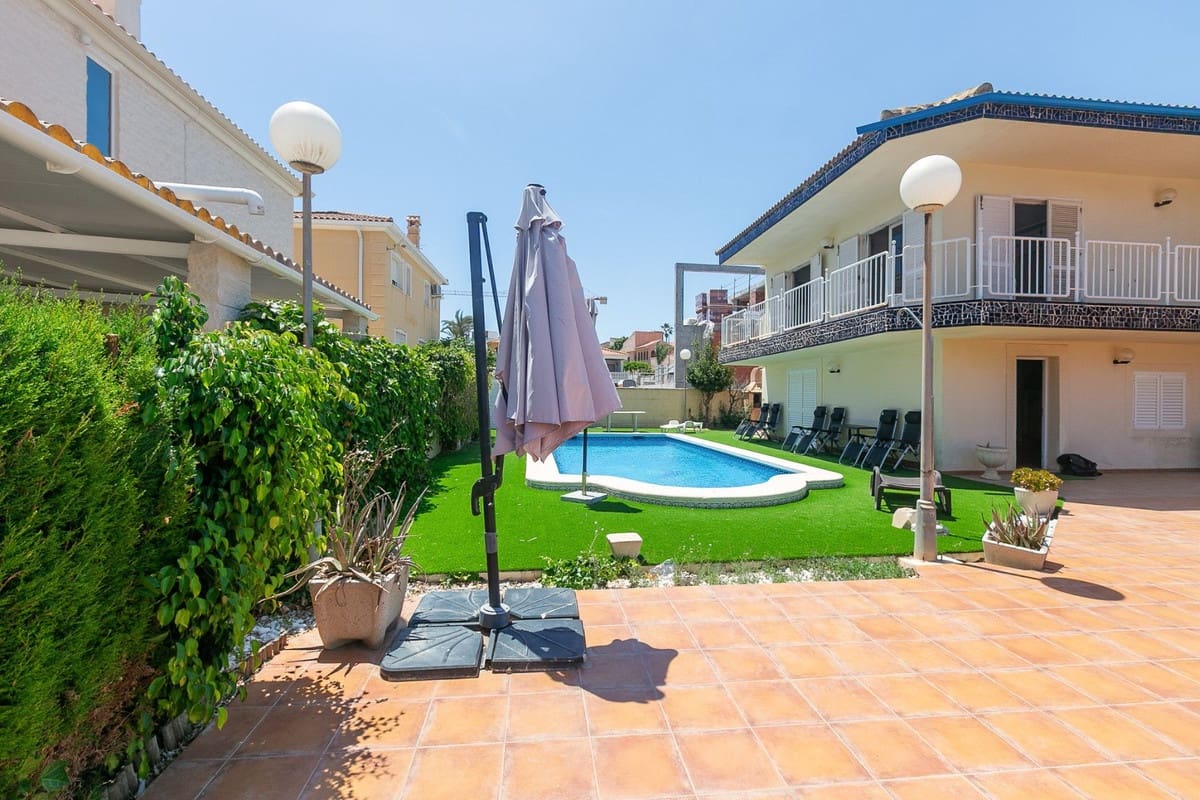 5 quarto Moradia para venda em Orihuela Costa com piscina garagem - 1 295 000 € (Ref: 9971500)