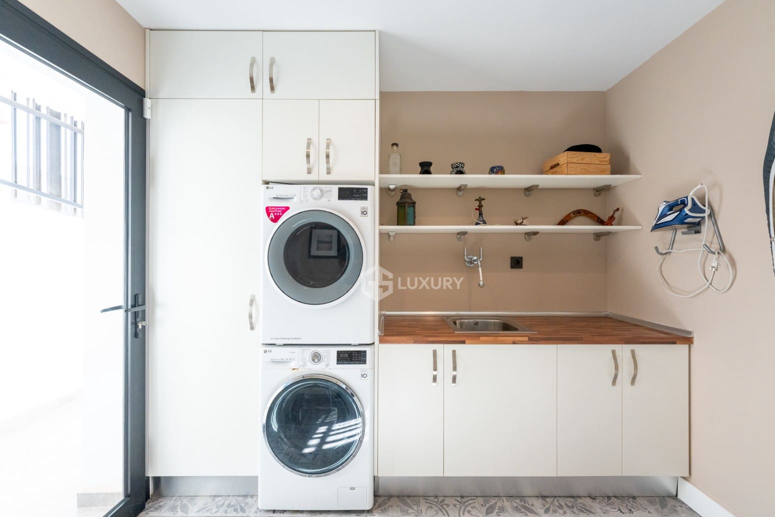 4 Zimmer Villa zu verkaufen in Adeje mit Garage - 850.000 € (Ref: 10070257)