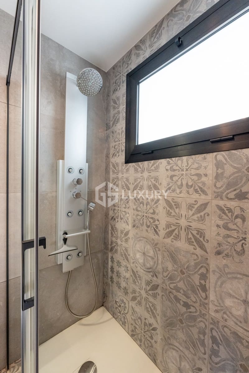 4 Zimmer Villa zu verkaufen in Adeje mit Garage - 850.000 € (Ref: 10070257)