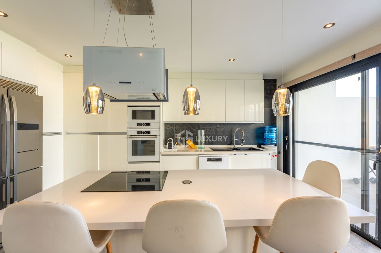 4 Zimmer Villa zu verkaufen in Adeje mit Garage - 850.000 € (Ref: 10070257)