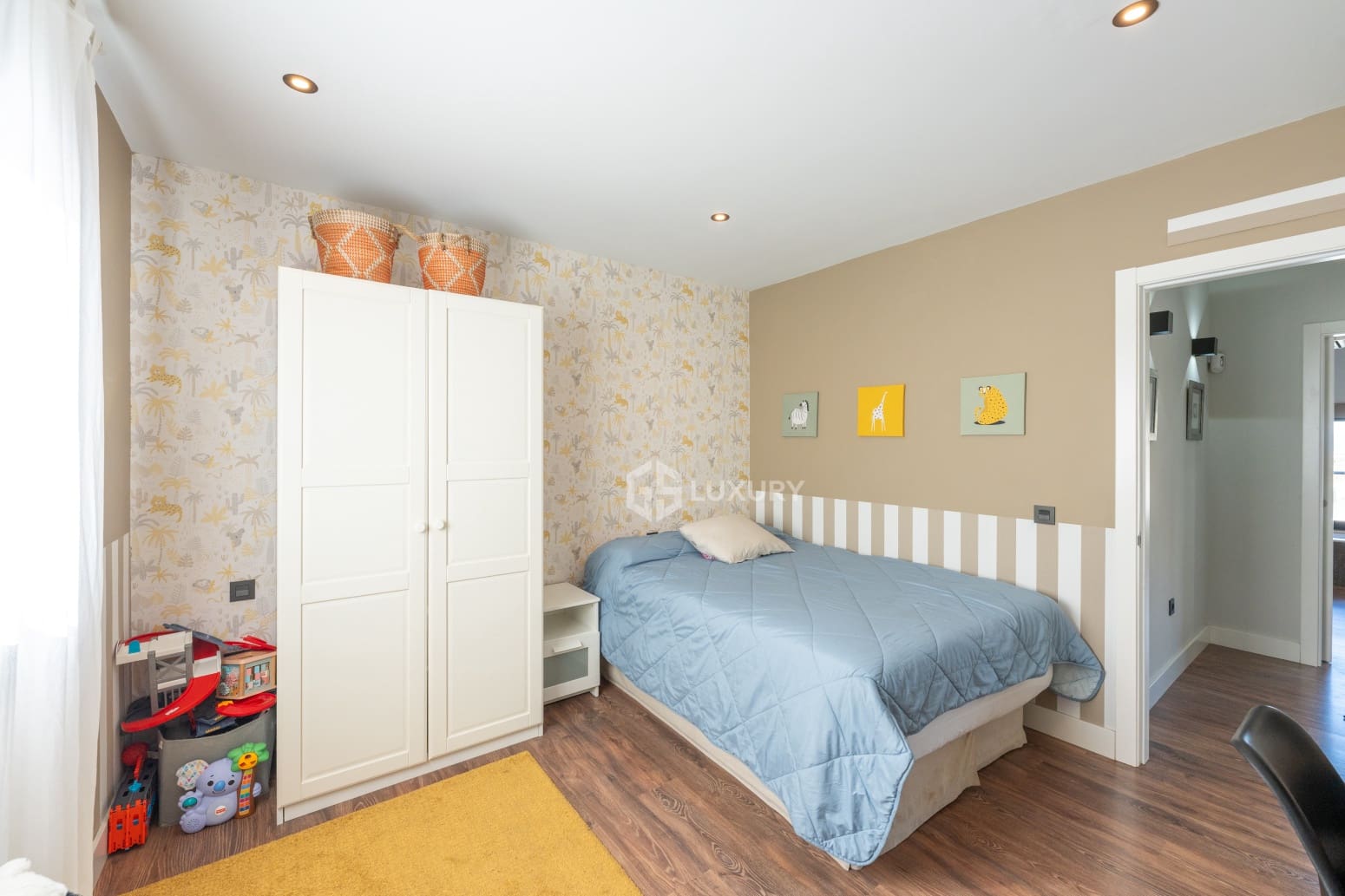 4 Zimmer Villa zu verkaufen in Adeje mit Garage - 850.000 € (Ref: 10070257)