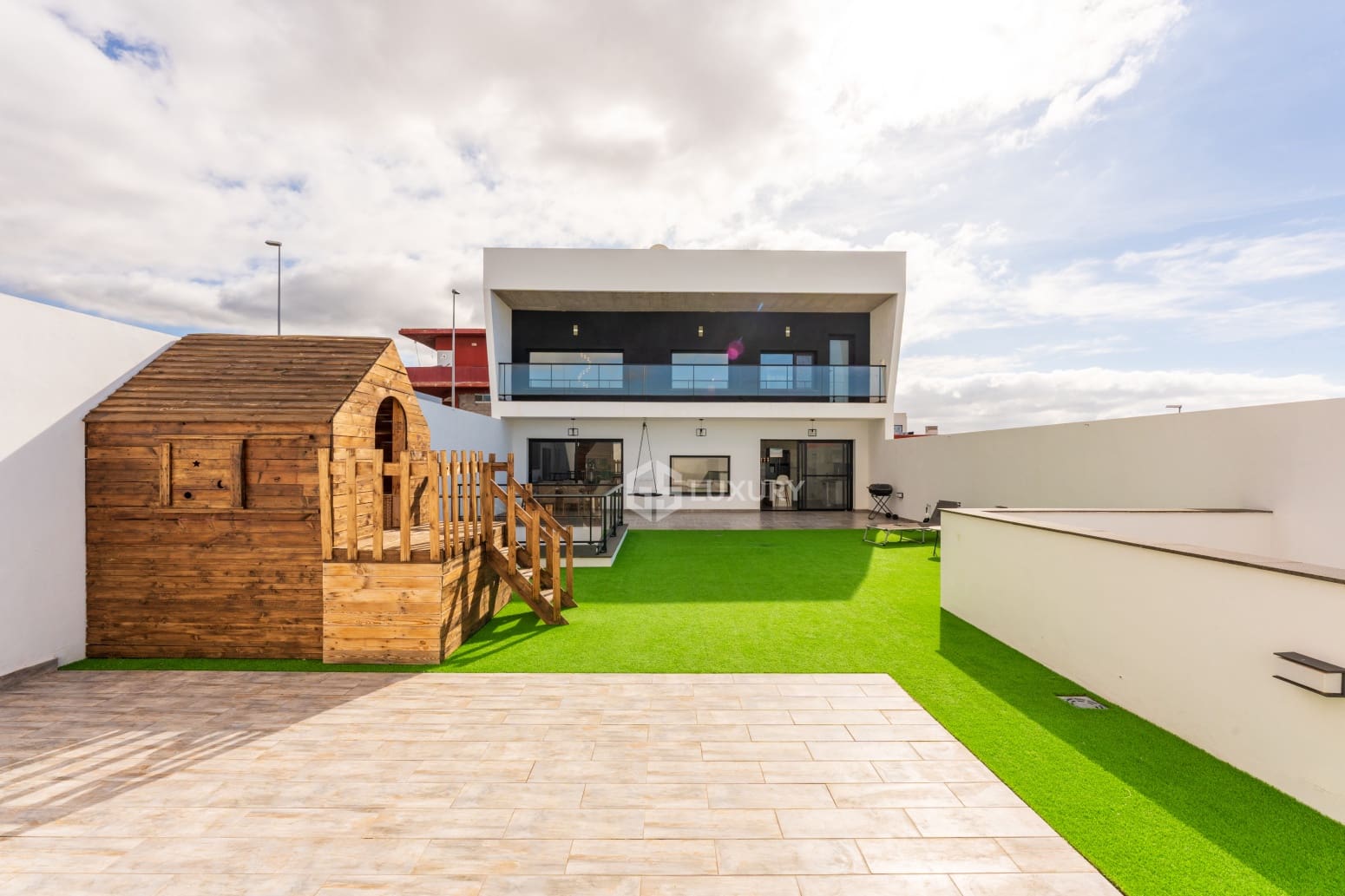 4 Zimmer Villa zu verkaufen in Adeje mit Garage - 850.000 € (Ref: 10070257)