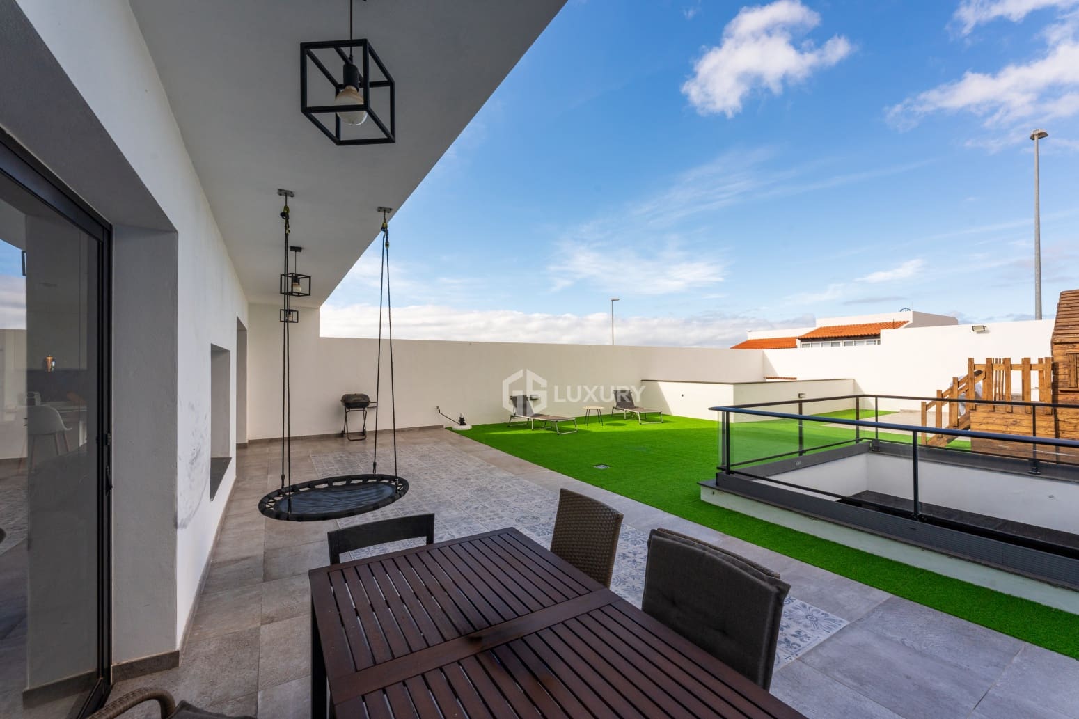 4 Zimmer Villa zu verkaufen in Adeje mit Garage - 850.000 € (Ref: 10070257)