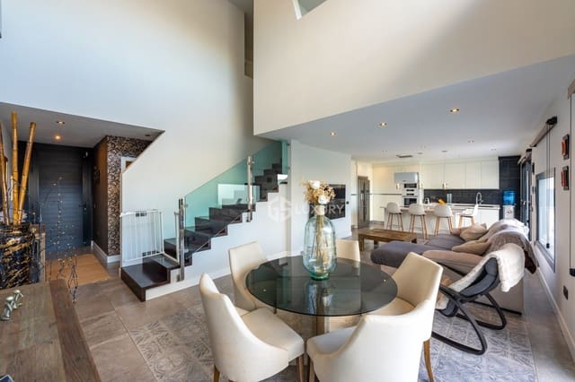 4 Zimmer Villa zu verkaufen in Armeñime, Adeje mit Garage - 850.000 € (Ref: 10070257)