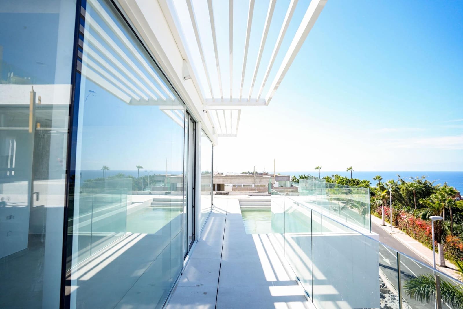 4 soveværelse Villa til salg i Adeje med swimmingpool garage - € 2.500.000 (Ref: 8778672)