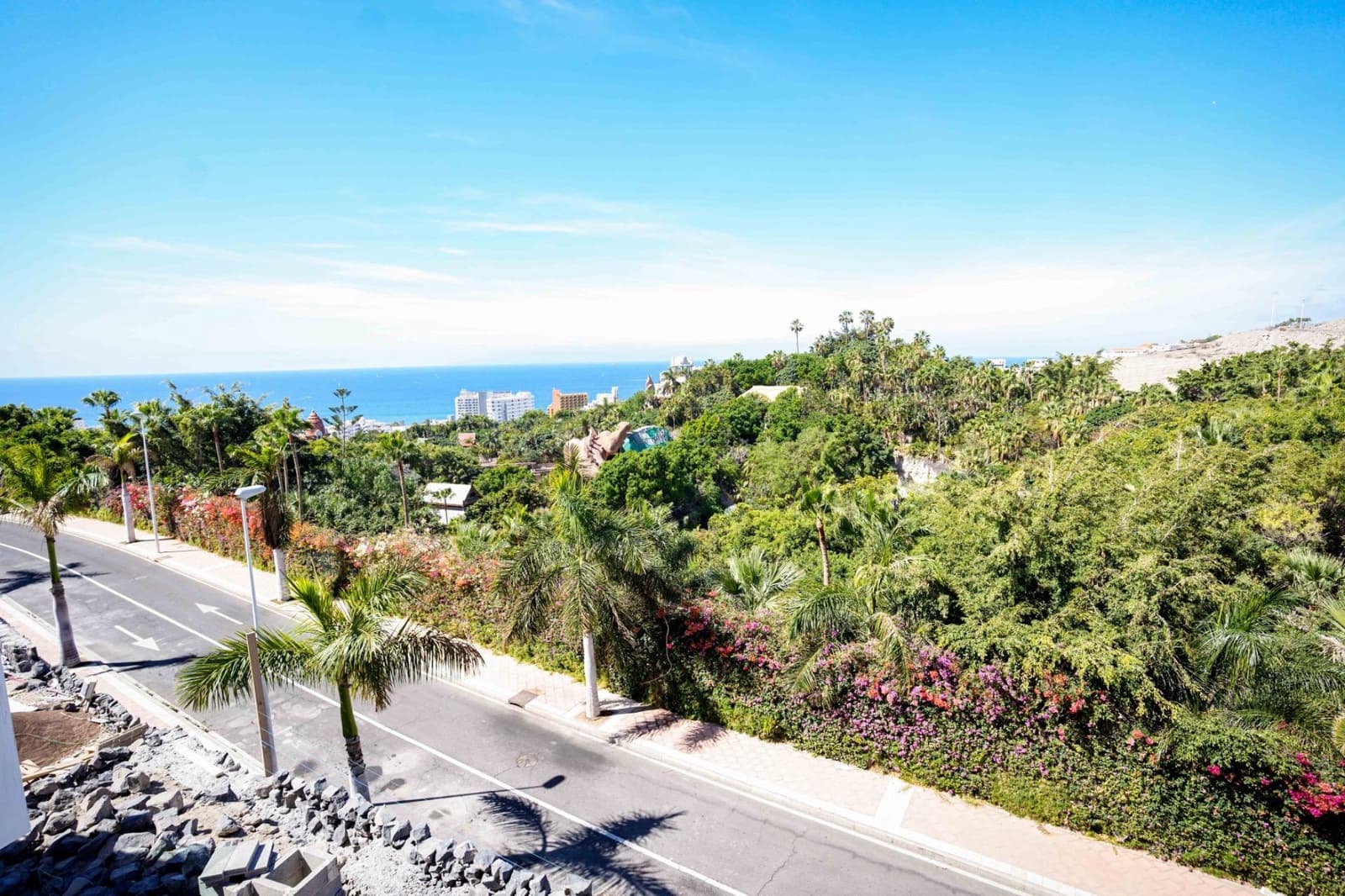 4 soveværelse Villa til salg i Adeje med swimmingpool garage - € 2.500.000 (Ref: 8778672)