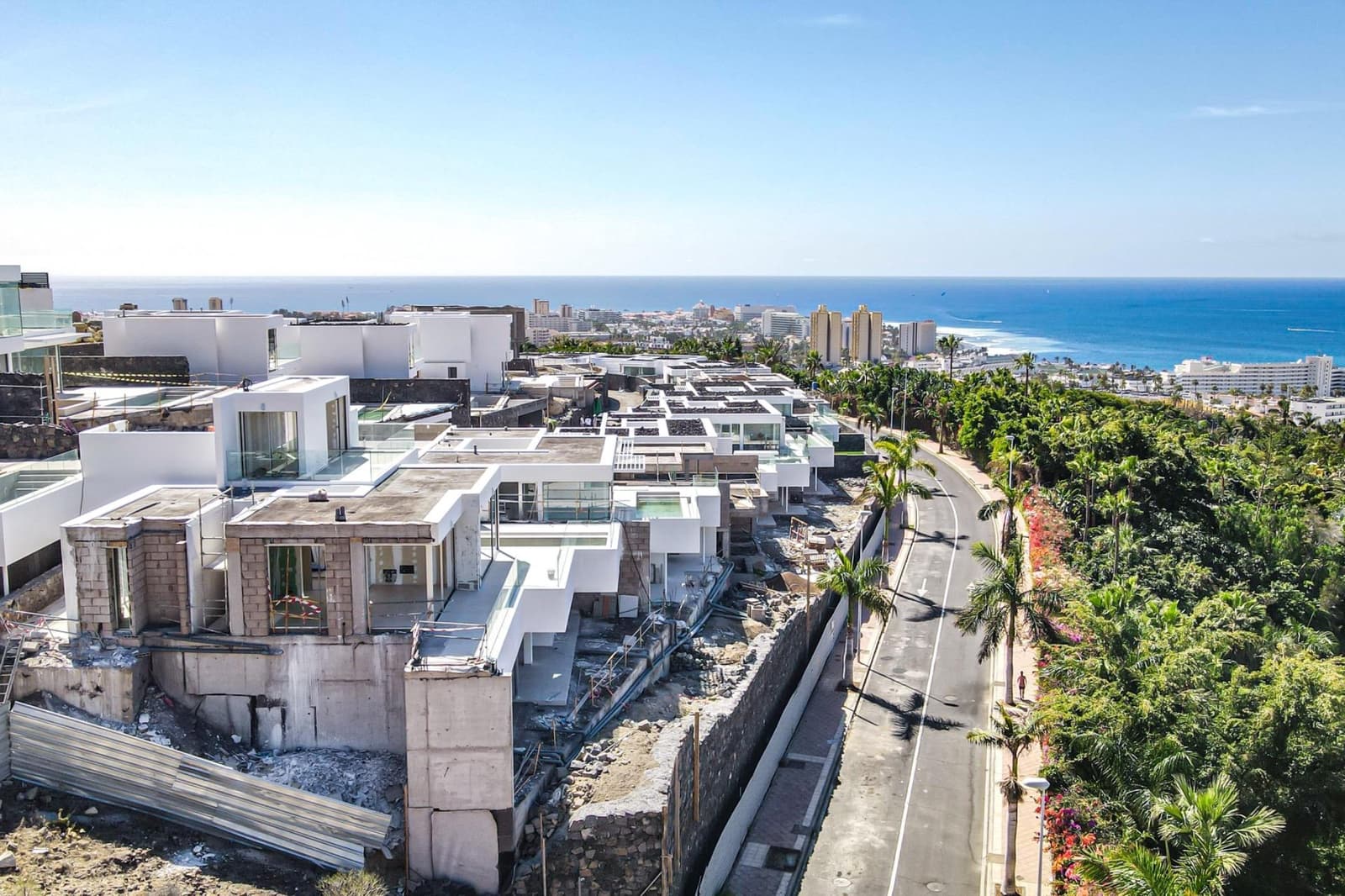 4 soveværelse Villa til salg i Adeje med swimmingpool garage - € 2.500.000 (Ref: 8778672)