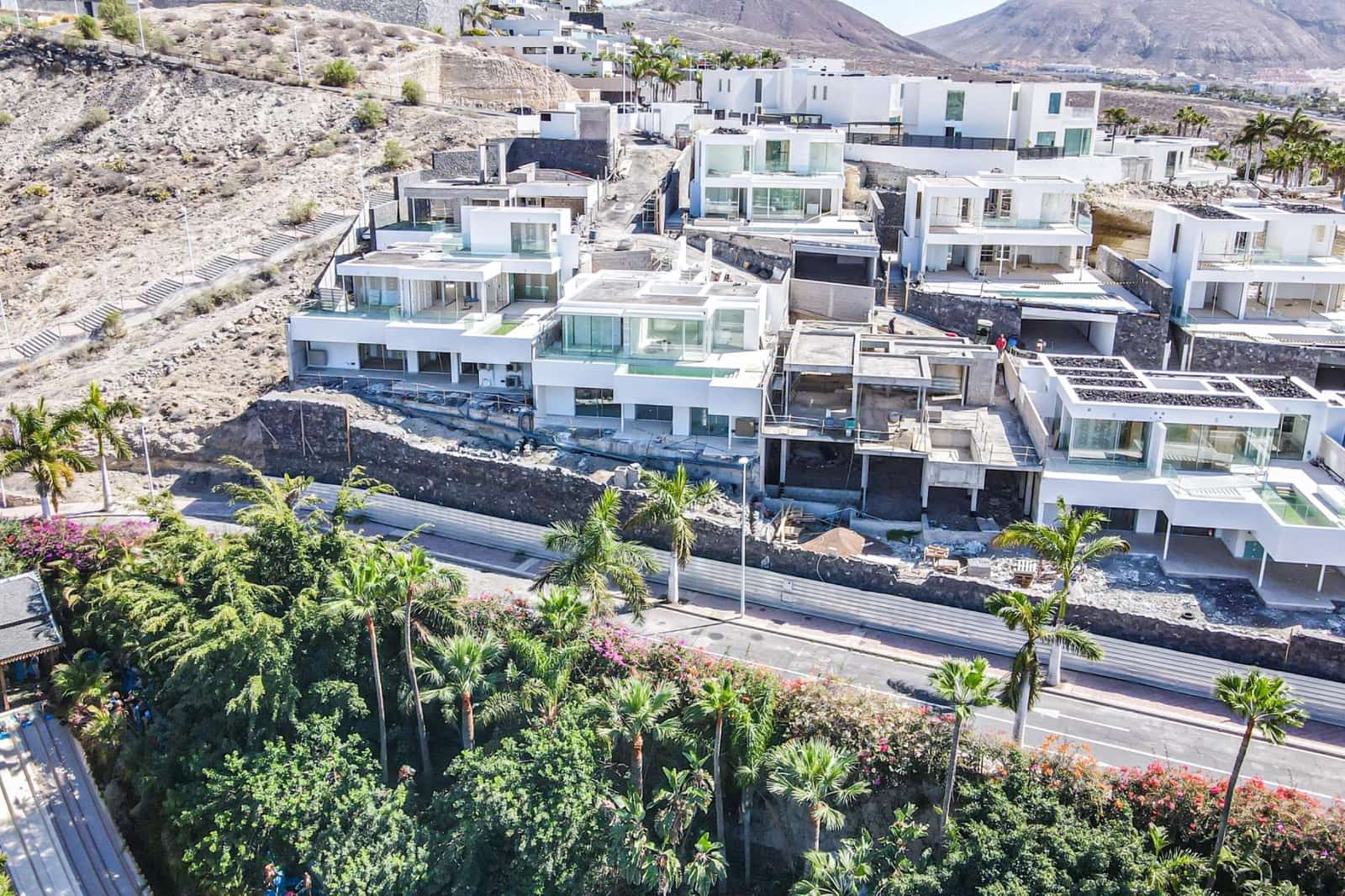 4 soveværelse Villa til salg i Adeje med swimmingpool garage - € 2.500.000 (Ref: 8778672)