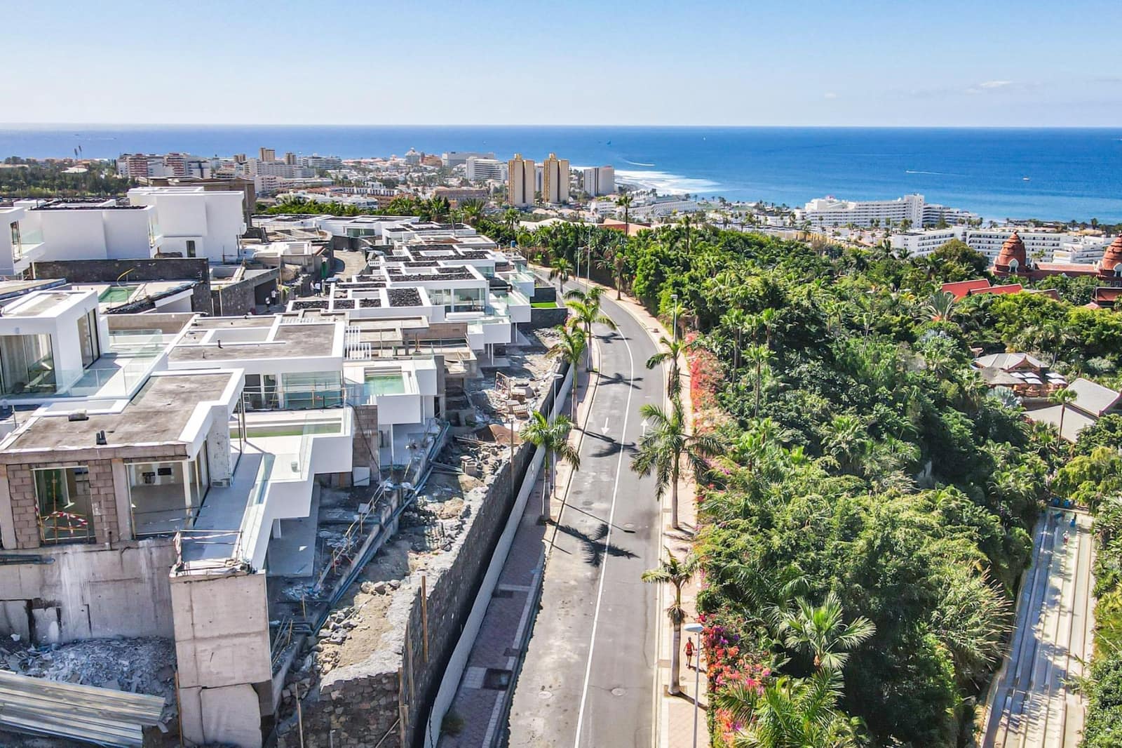 4 soveværelse Villa til salg i Adeje med swimmingpool garage - € 2.500.000 (Ref: 8778672)