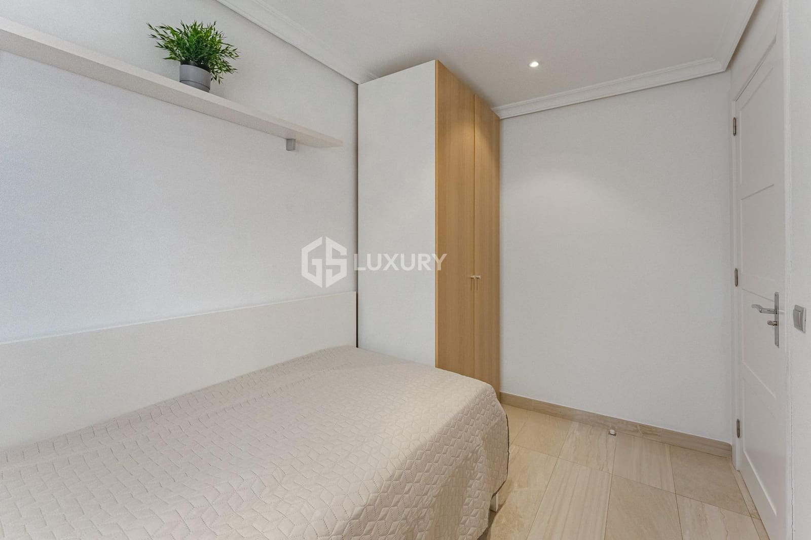 3 sypialnia Willa na sprzedaż w La Caleta Adeje z basenem garażem - 1 200 000 € (Ref: 8913210)