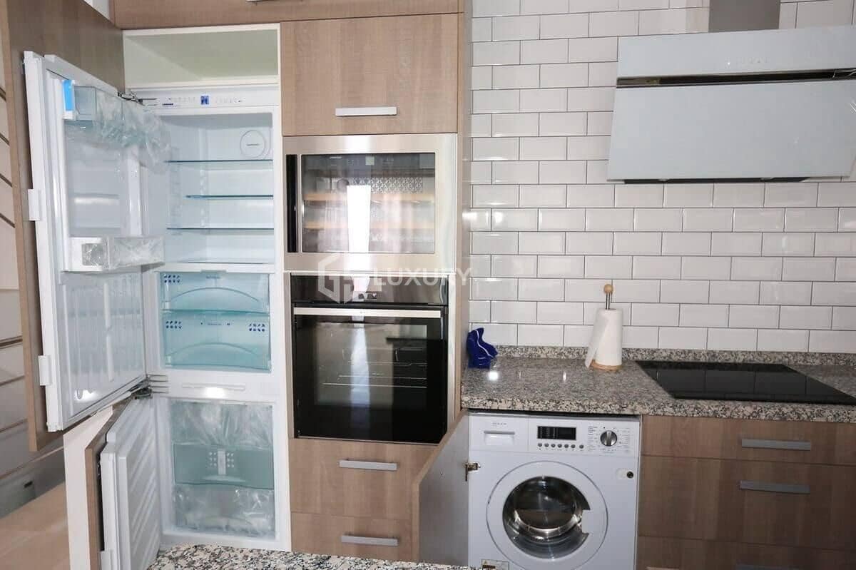 3 sypialnia Willa na sprzedaż w La Caleta Adeje z basenem garażem - 1 200 000 € (Ref: 8913210)