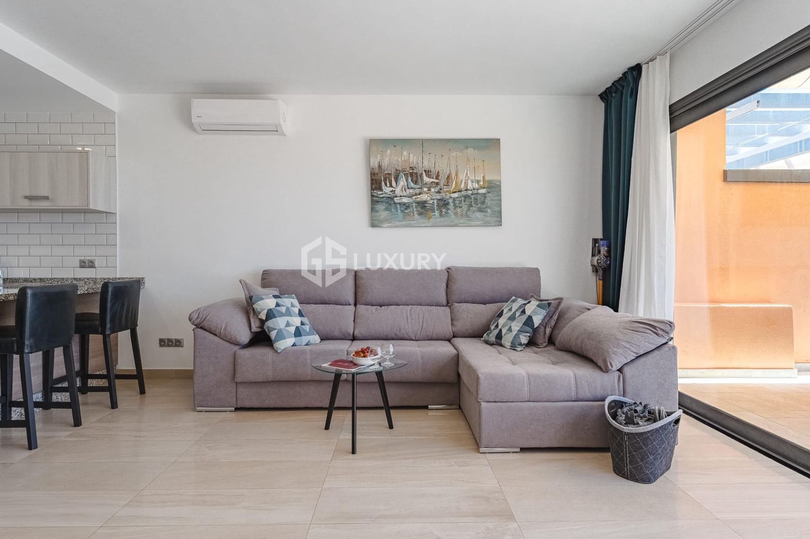 3 sypialnia Willa na sprzedaż w La Caleta Adeje z basenem garażem - 1 200 000 € (Ref: 8913210)