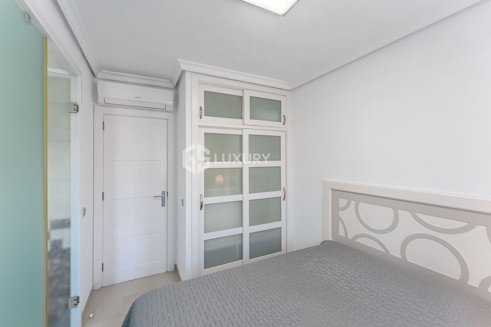 3 sypialnia Willa na sprzedaż w La Caleta Adeje z basenem garażem - 1 200 000 € (Ref: 8913210)