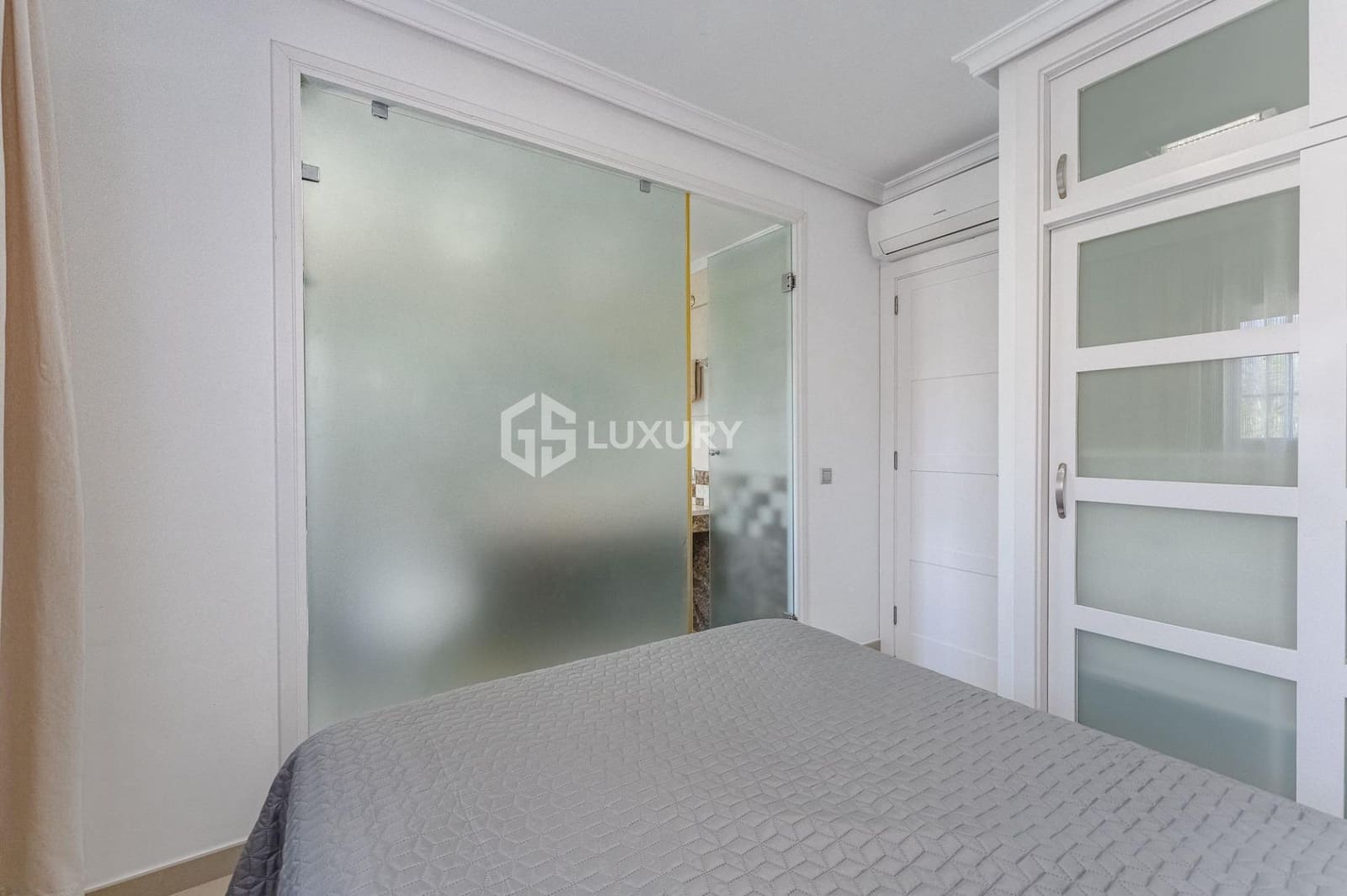 3 sypialnia Willa na sprzedaż w La Caleta Adeje z basenem garażem - 1 200 000 € (Ref: 8913210)