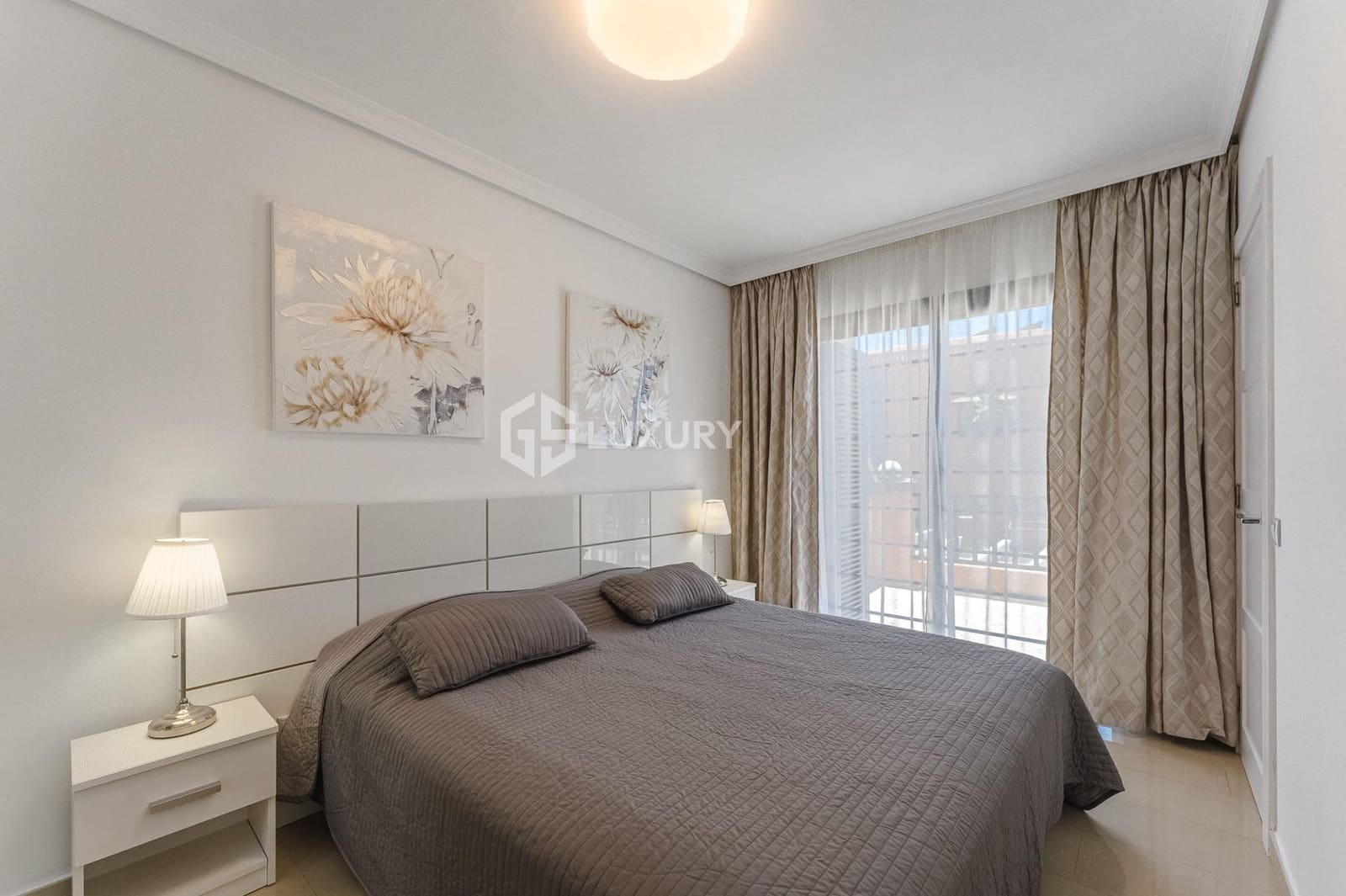 3 sypialnia Willa na sprzedaż w La Caleta Adeje z basenem garażem - 1 200 000 € (Ref: 8913210)