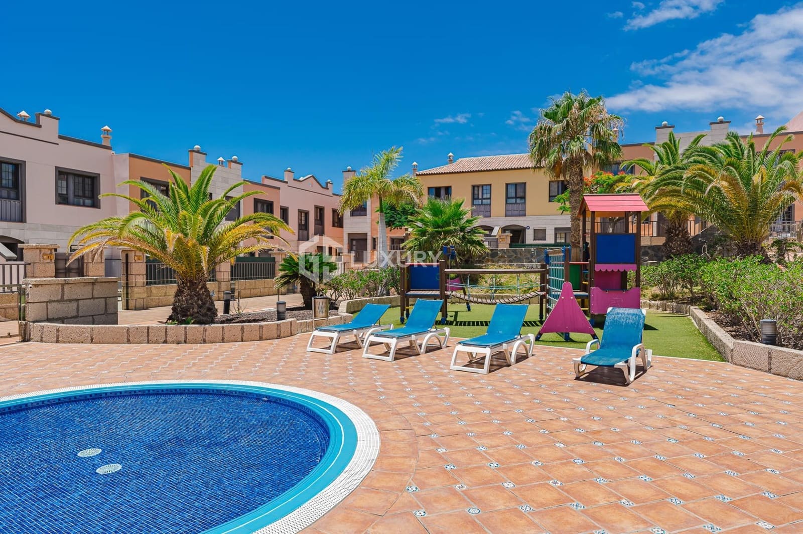 3 sypialnia Willa na sprzedaż w La Caleta Adeje z basenem garażem - 1 200 000 € (Ref: 8913210)