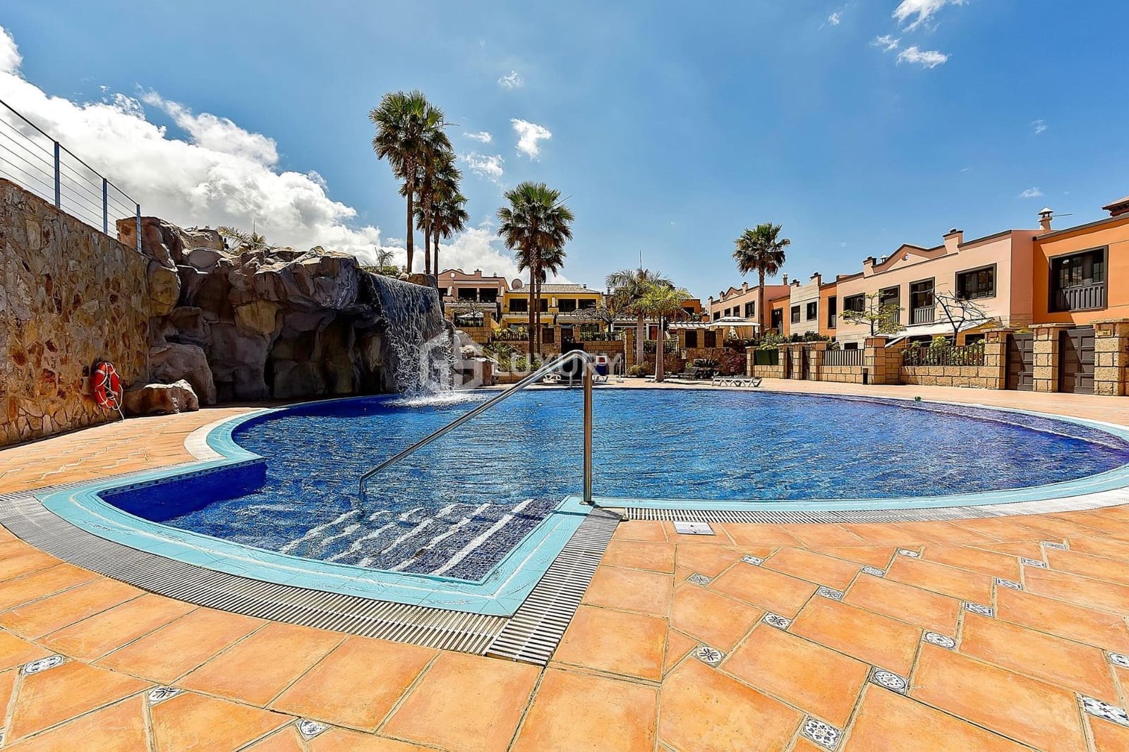 3 sypialnia Willa na sprzedaż w La Caleta Adeje z basenem garażem - 1 200 000 € (Ref: 8913210)