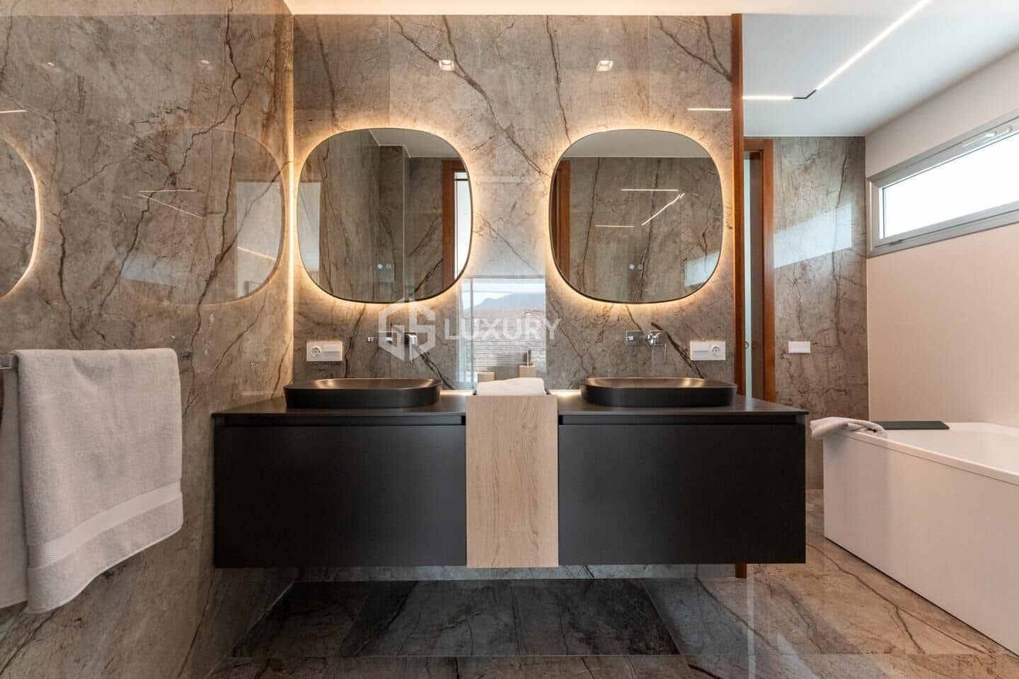 5 sypialnia Willa na sprzedaż w La Caleta Adeje z basenem garażem - 6 150 000 € (Ref: 8926290)