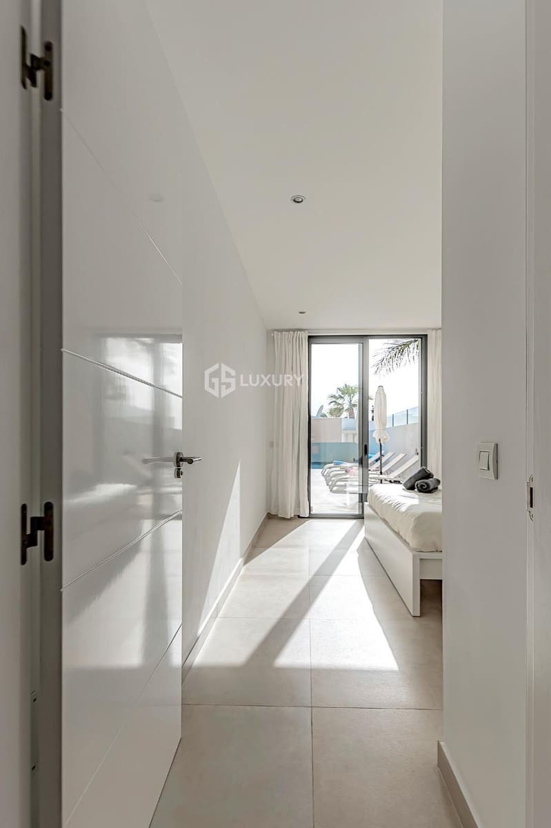 3 soveværelse Villa til salg i La Caleta Adeje med swimmingpool garage - € 1.395.000 (Ref: 8943972)